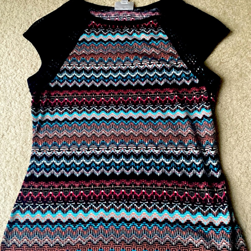 Aztec cap sleeve shirt by Bisou Bisou